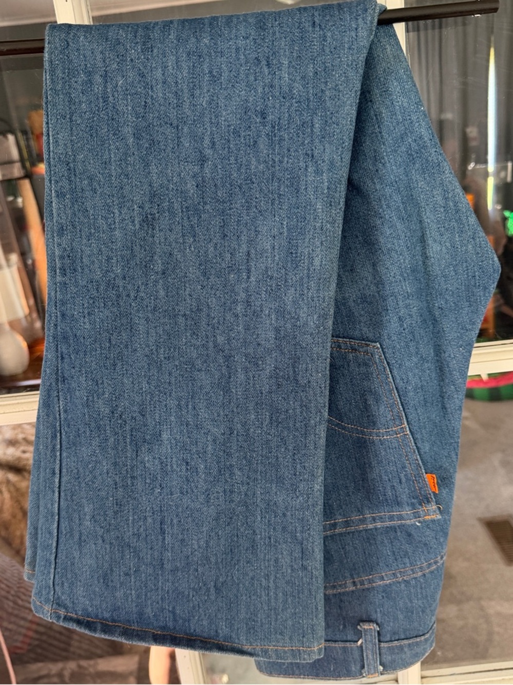 Levi's Men's Relaxed Jeans in Medium Blue Denim